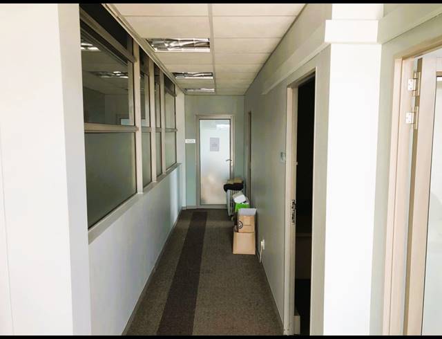 433M² OFFICE TO LET IN WOODSTOCK